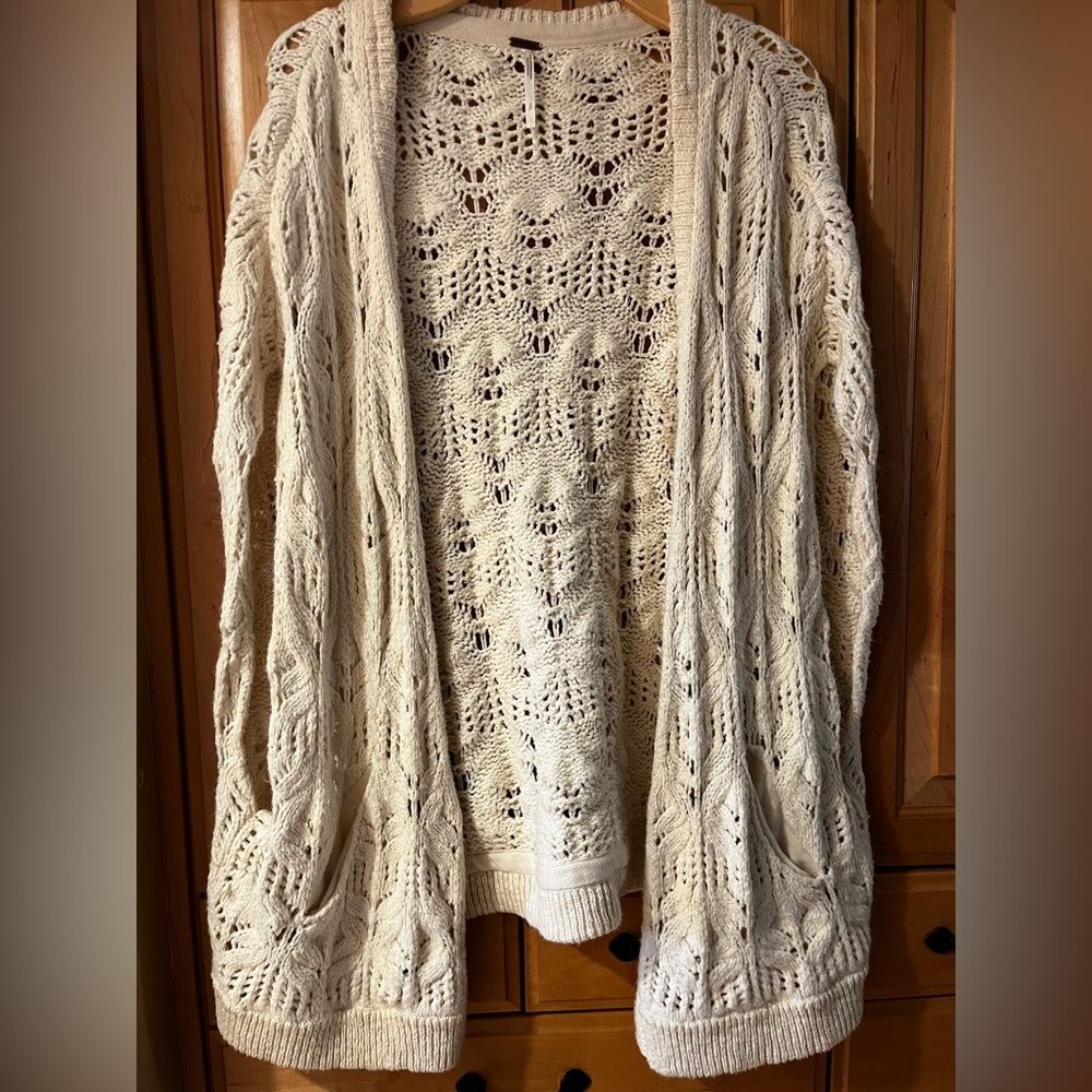 Free people oatmeal shawl sweater. Size Small